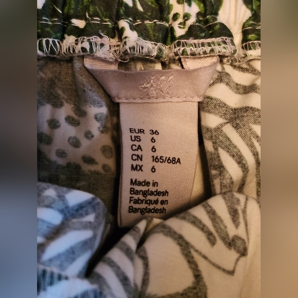 H&M A-Line Green/White Patterned Skirt. Women's Size 6 💚🤍 - Picture 5 of 10